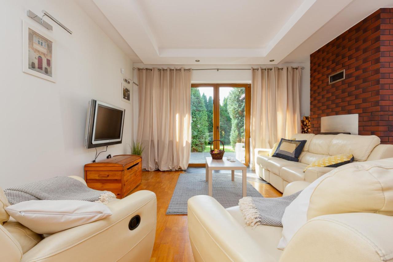 Holiday House Cinema Experience Warsaw Michalowice By Renters Vila Exterior foto